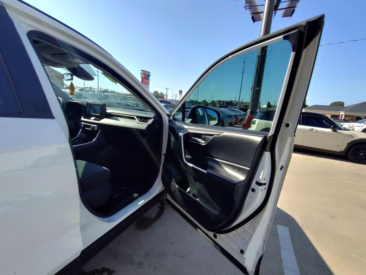 Toyota RAV4 XLE 2019