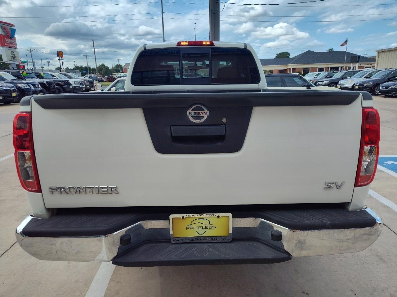 Nissan Frontier SV King Cab I4 5MT 2WD 2017