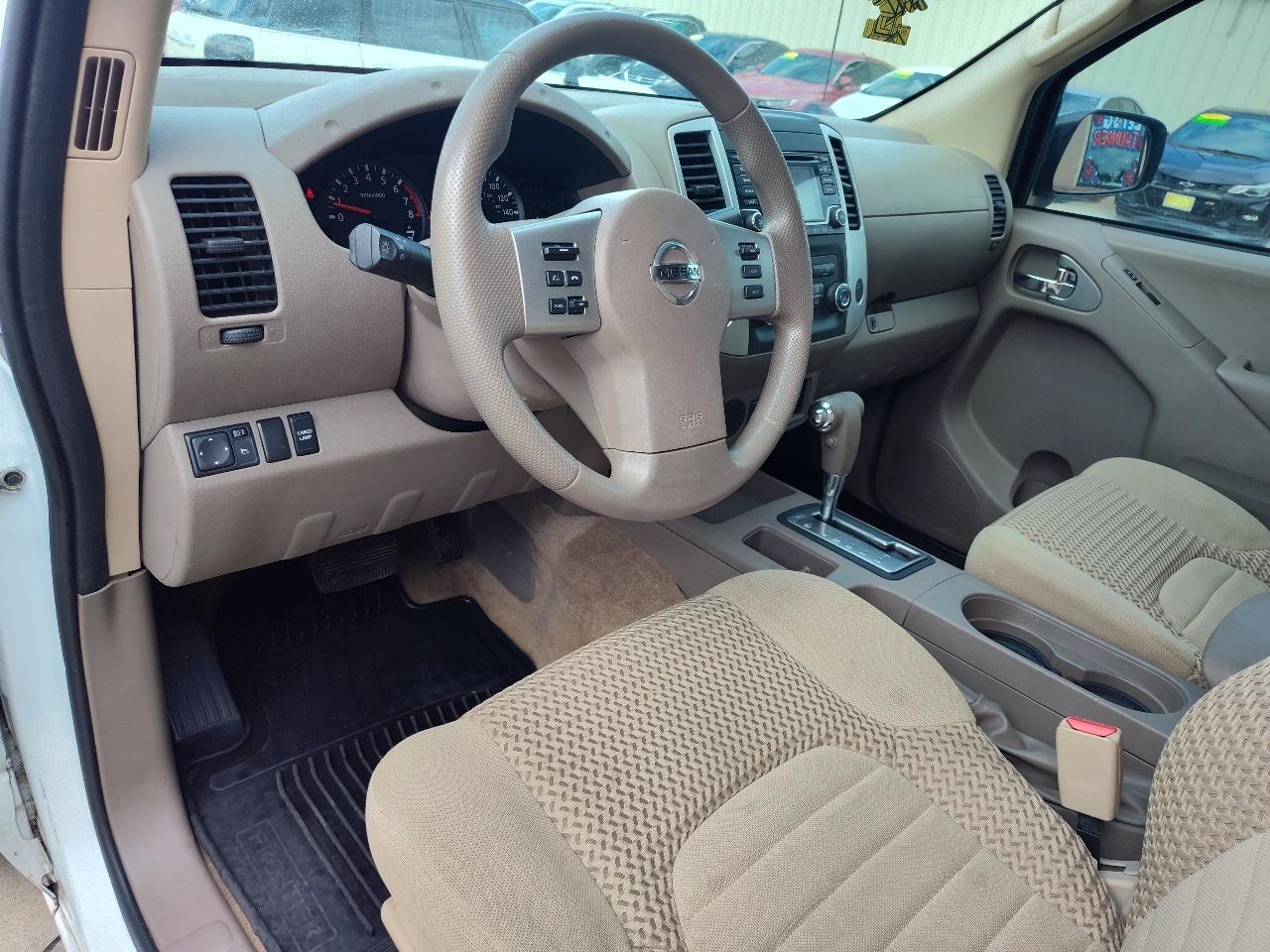 Nissan Frontier SV King Cab I4 5MT 2WD 2017