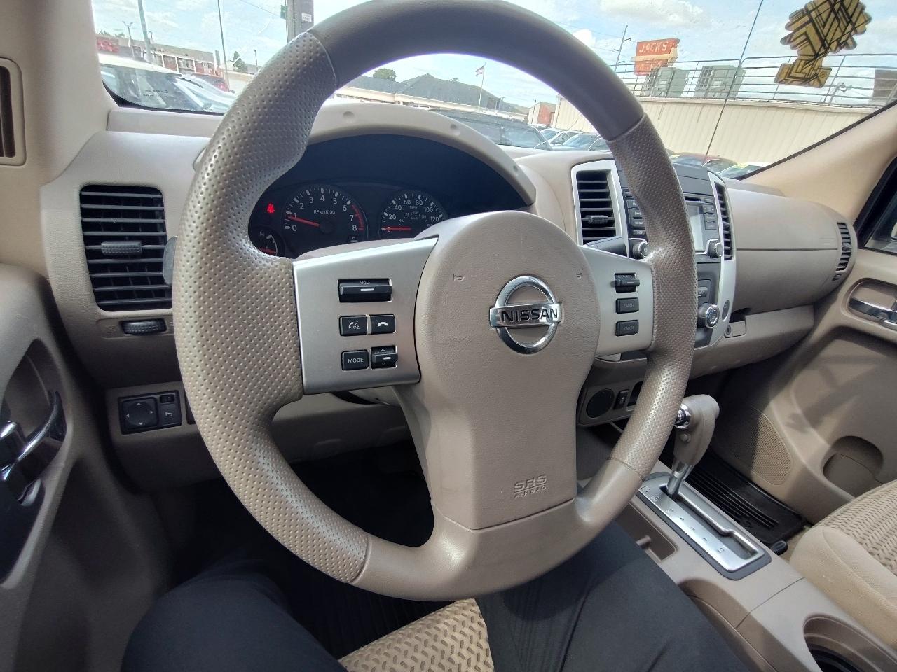 Nissan Frontier SV King Cab I4 5MT 2WD 2017