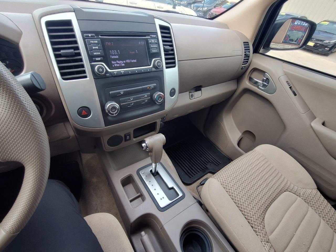 Nissan Frontier SV King Cab I4 5MT 2WD 2017