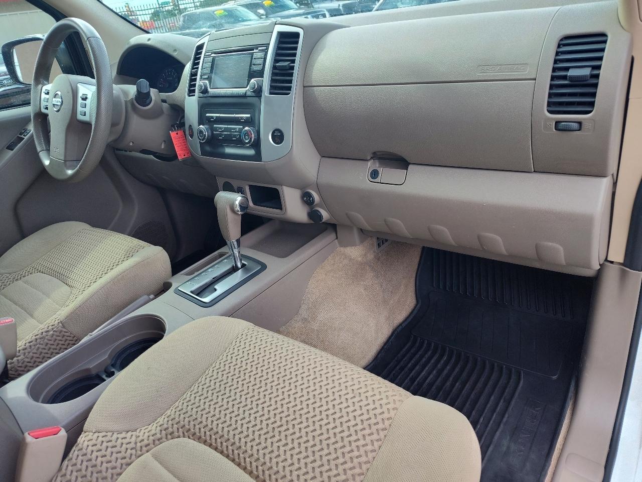 Nissan Frontier SV King Cab I4 5MT 2WD 2017