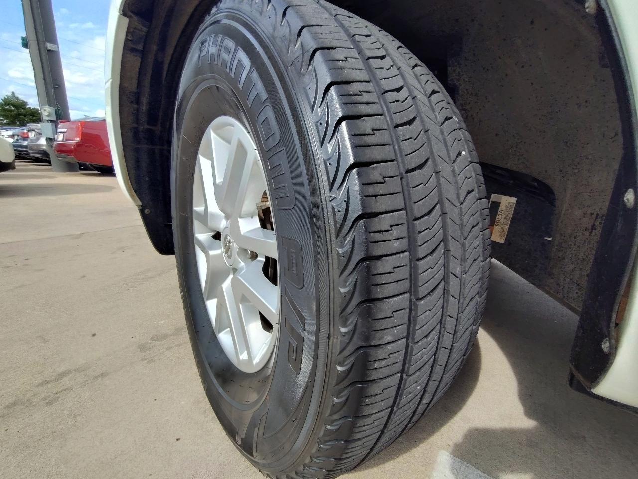 Nissan Frontier SV King Cab I4 5MT 2WD 2017