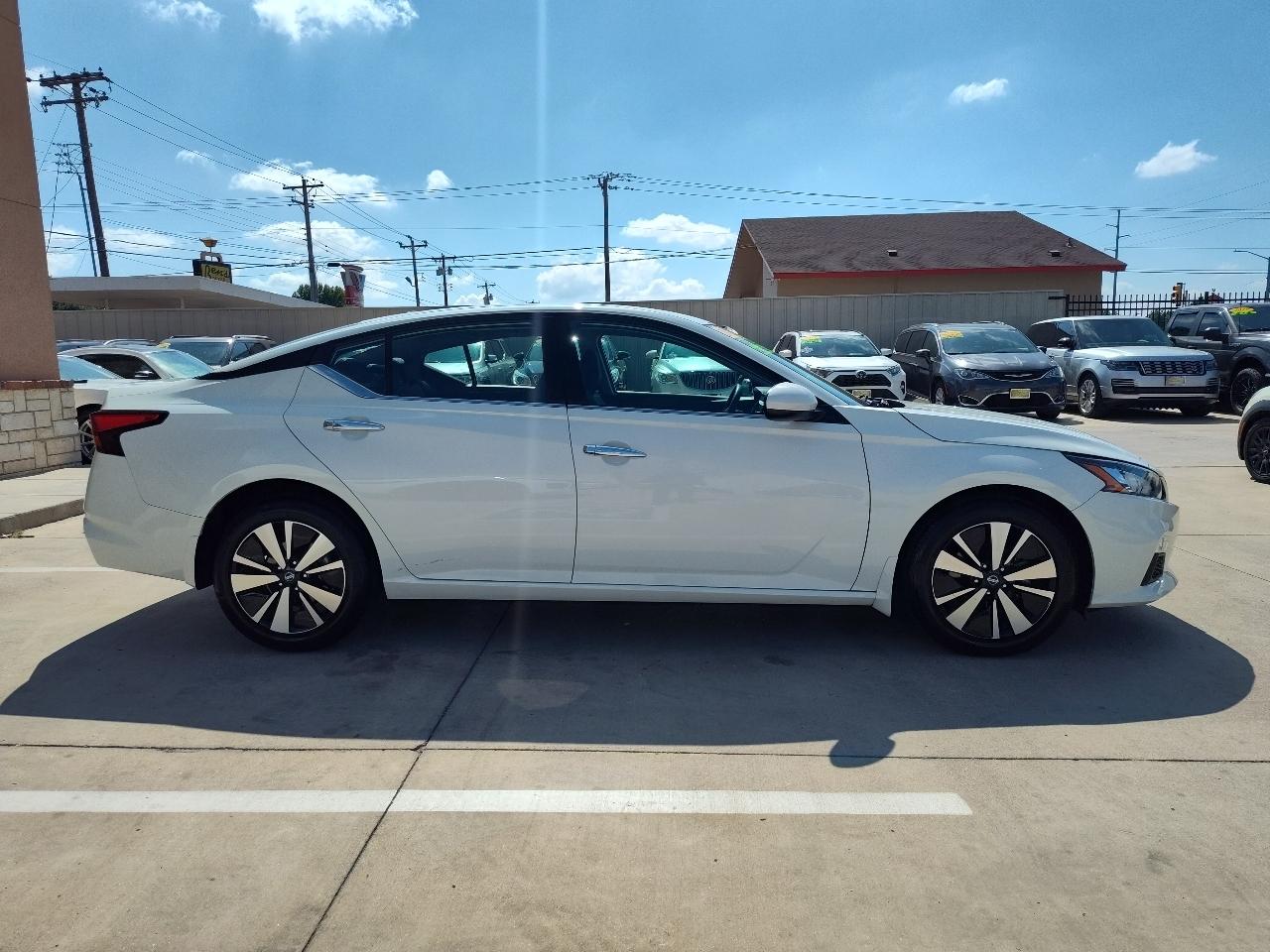Nissan Altima 2.5 SV AWD 2022