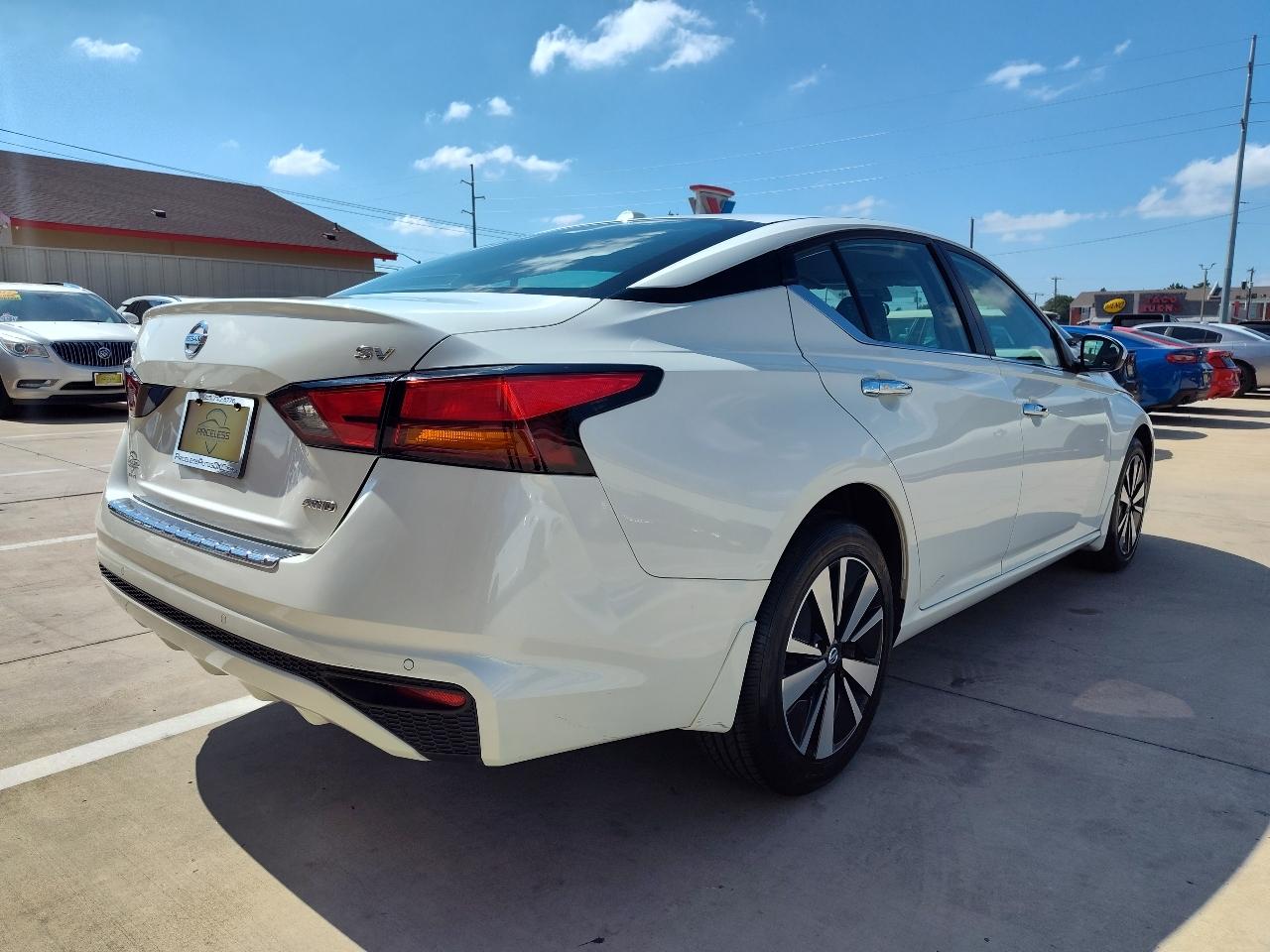 Nissan Altima 2.5 SV AWD 2022