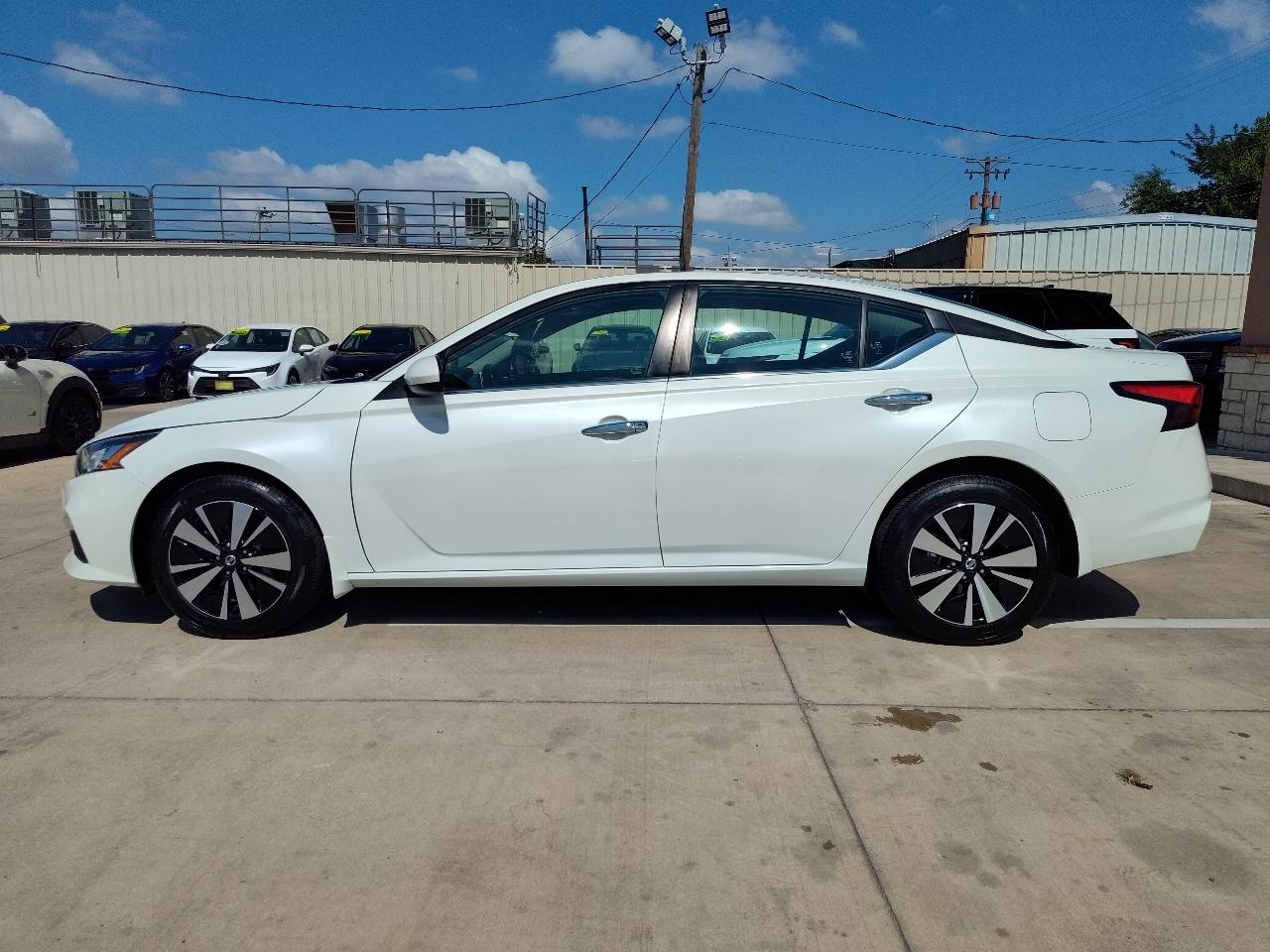 Nissan Altima 2.5 SV AWD 2022