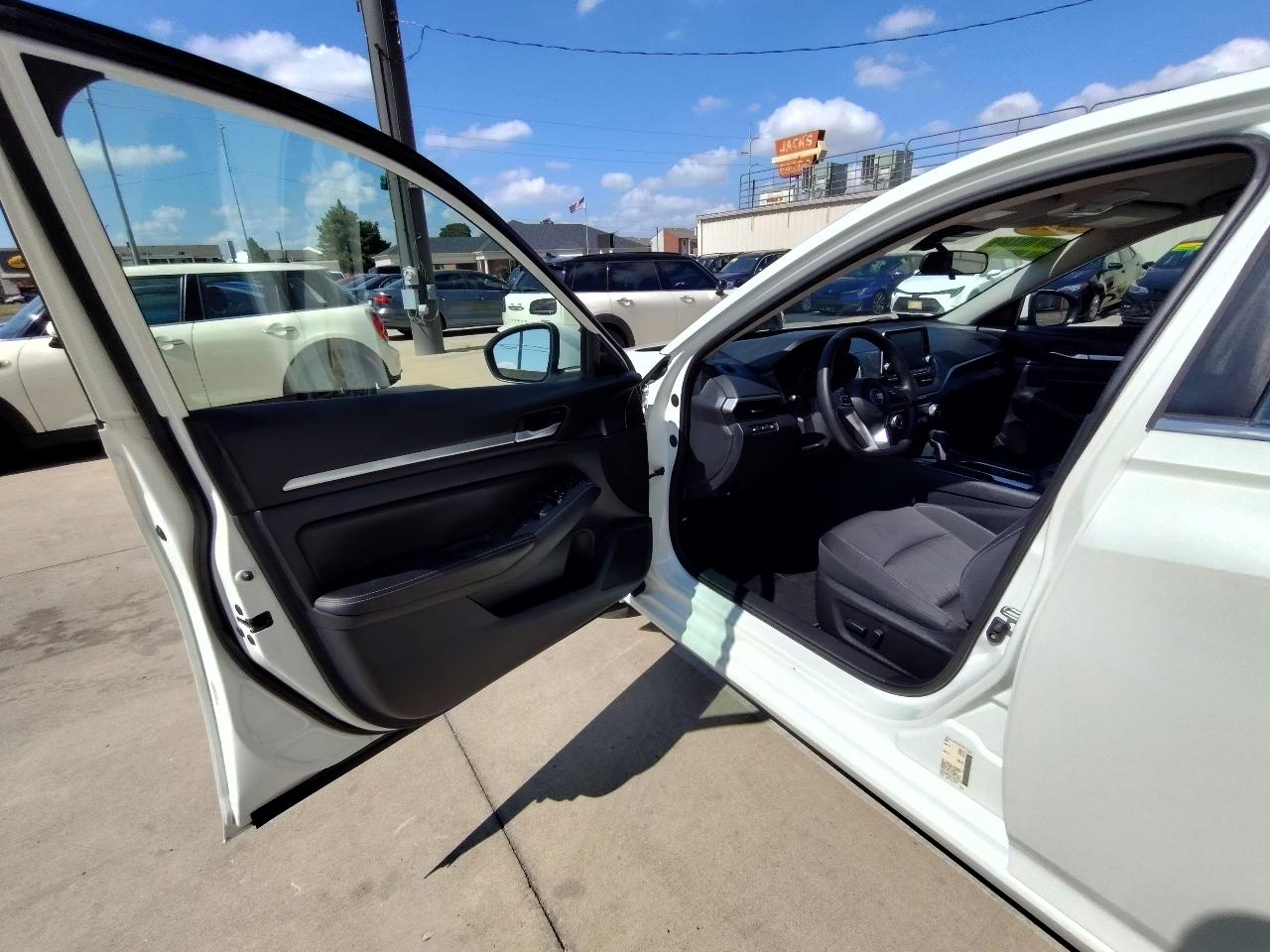 Nissan Altima 2.5 SV AWD 2022