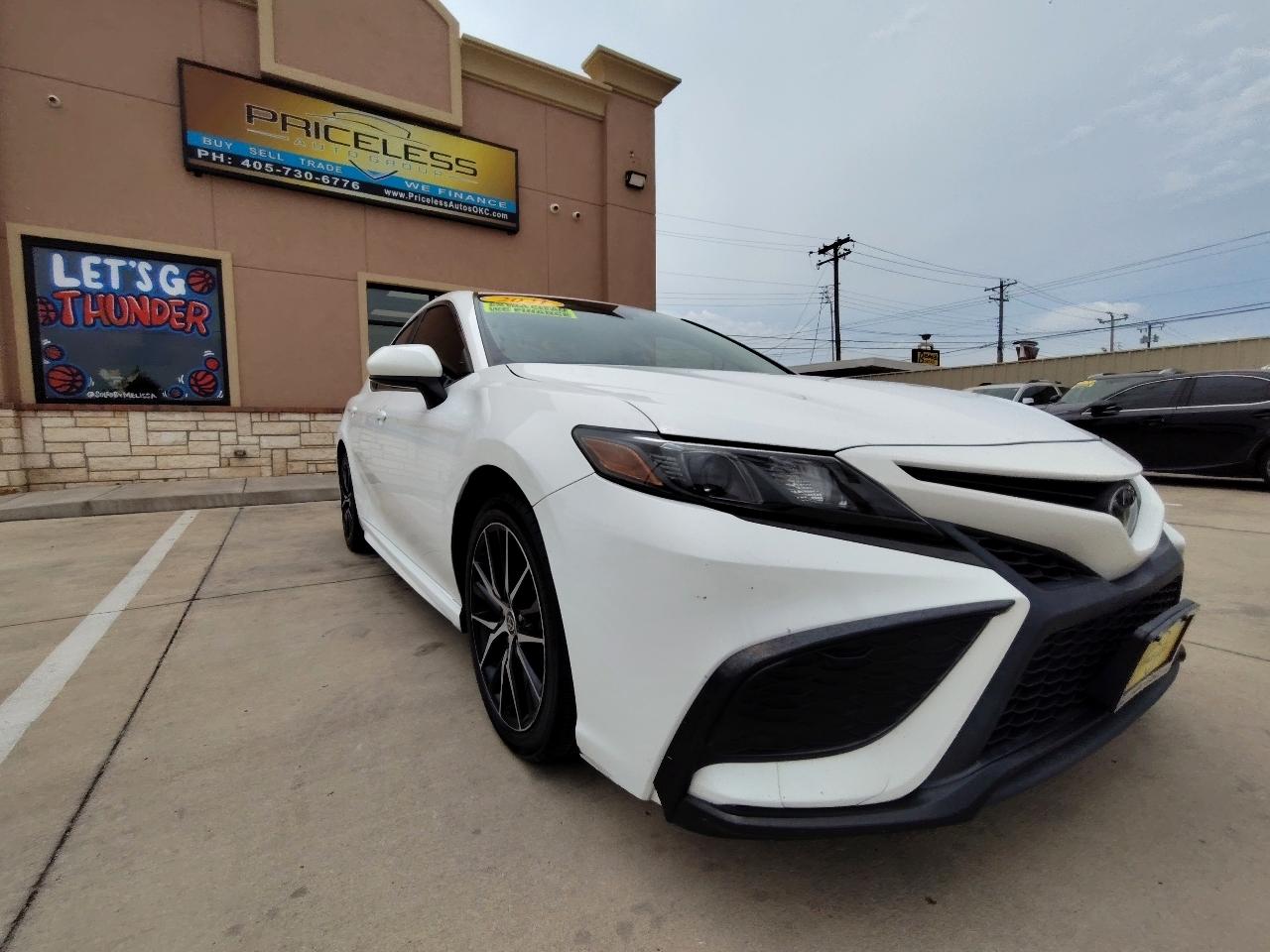 Toyota Camry SE Auto (Natl) 2021