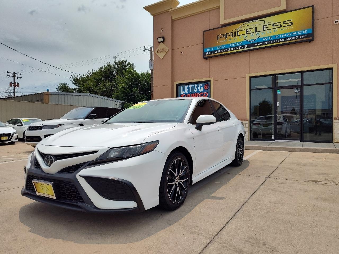 Toyota Camry SE Auto (Natl) 2021