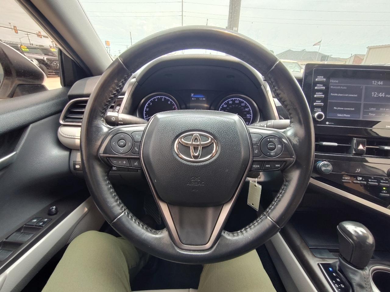 Toyota Camry SE Auto (Natl) 2021