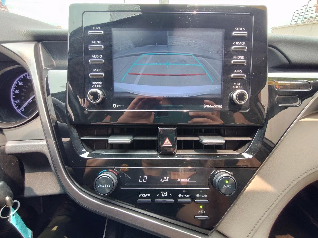 Toyota Camry SE Auto (Natl) 2021