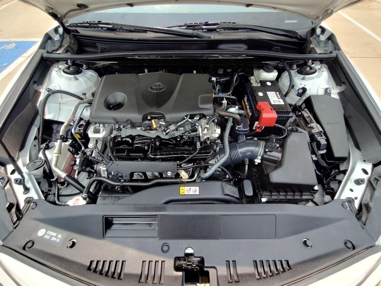 Toyota Camry SE Auto (Natl) 2021