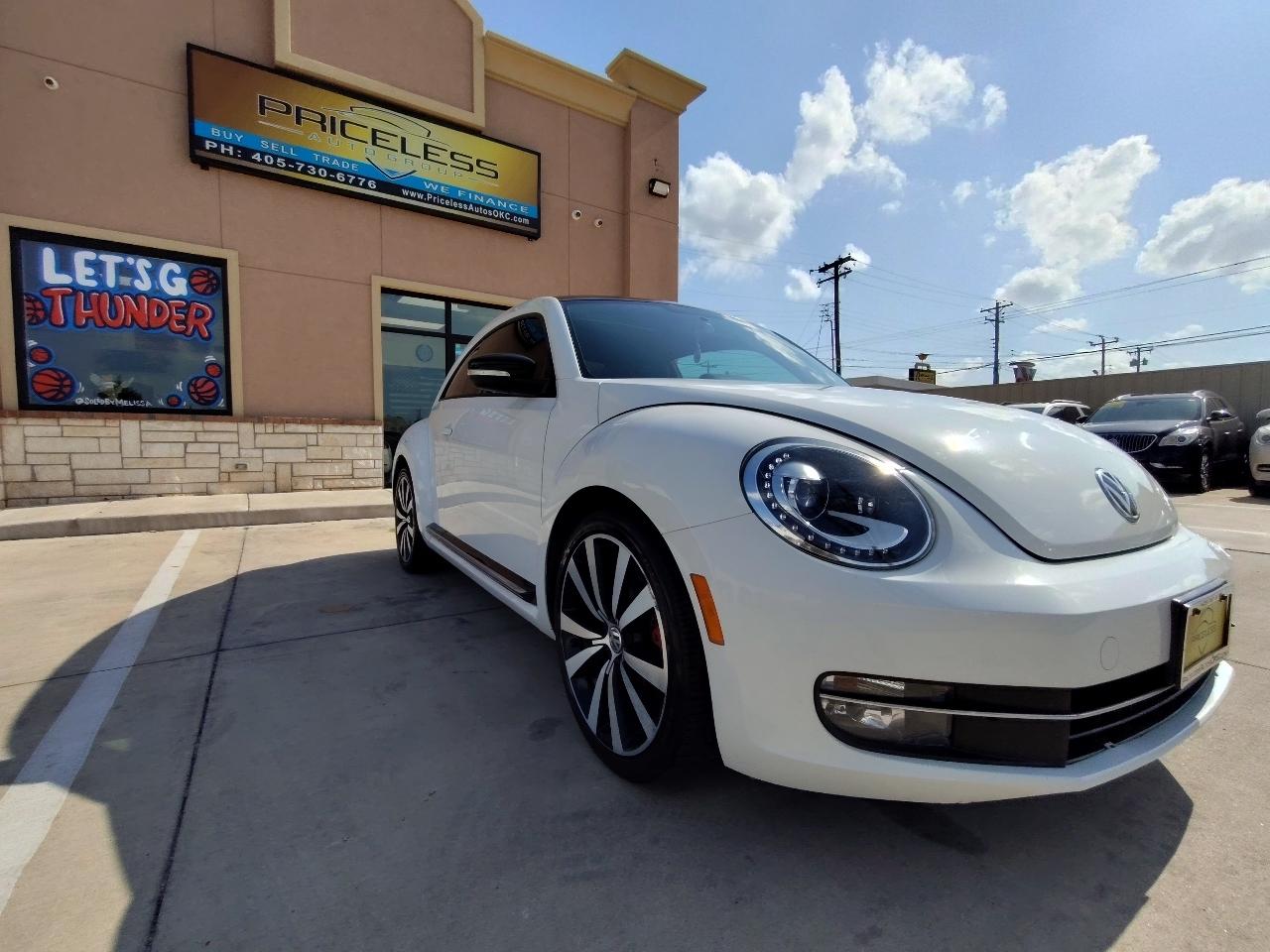 Volkswagen Beetle R-Line 6A w/Sunroof, Sound & Nav 2013