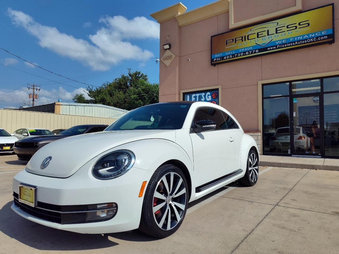 Volkswagen Beetle R-Line 6A w/Sunroof, Sound & Nav 2013