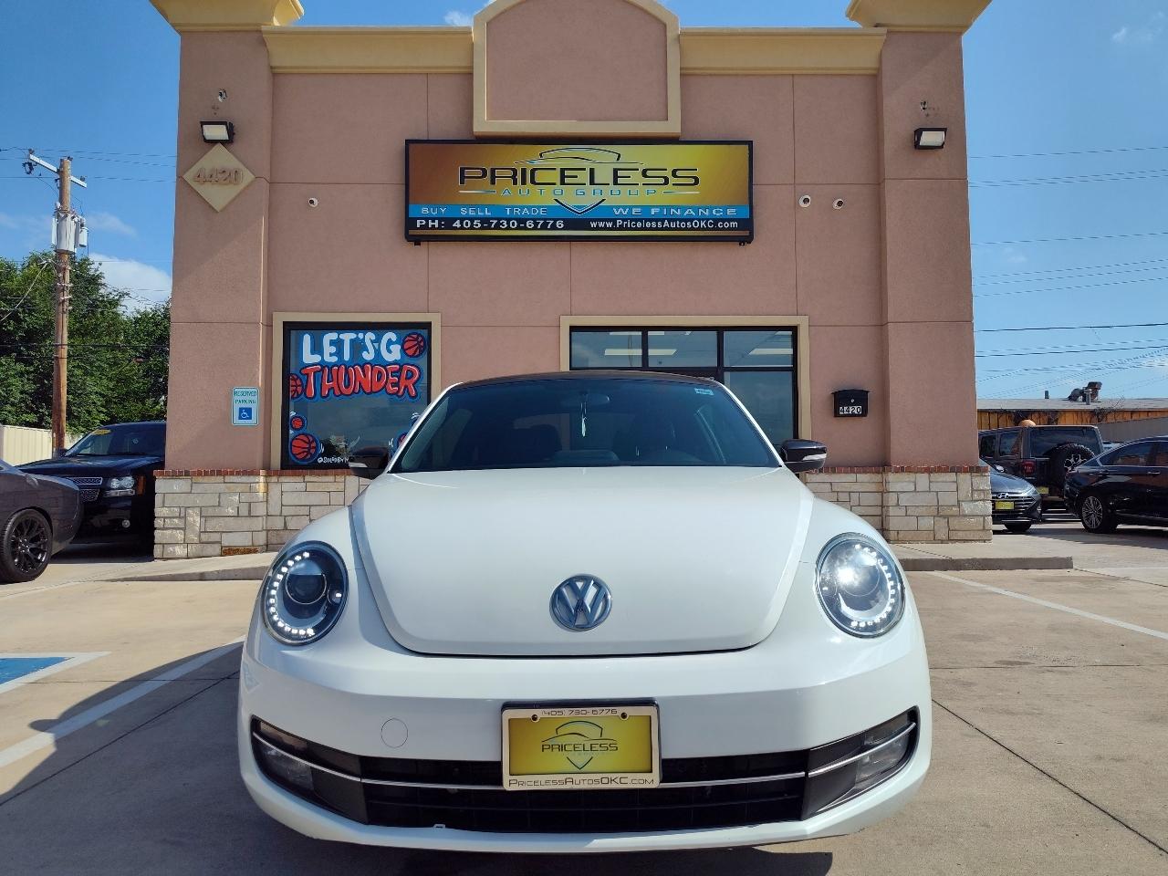 Volkswagen Beetle R-Line 6A w/Sunroof, Sound & Nav 2013