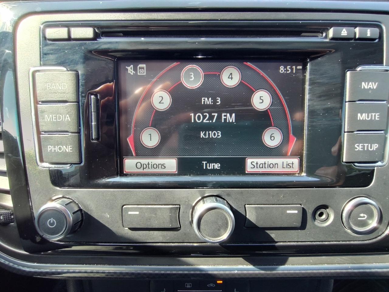 Volkswagen Beetle R-Line 6A w/Sunroof, Sound & Nav 2013