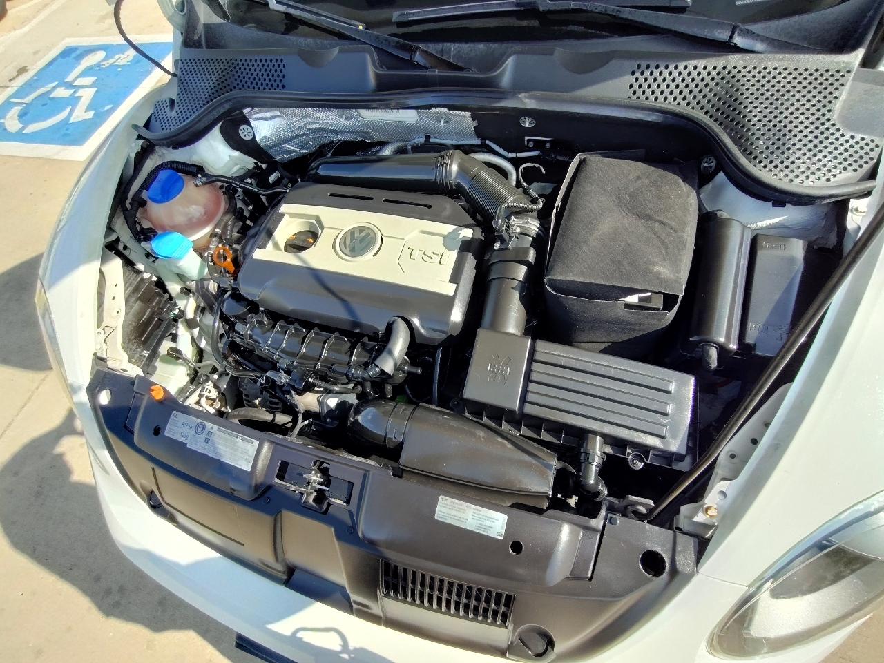 Volkswagen Beetle R-Line 6A w/Sunroof, Sound & Nav 2013