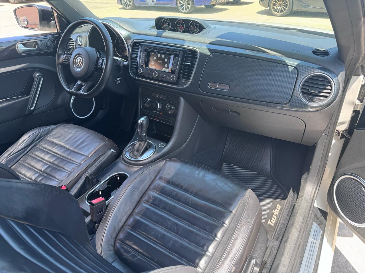Volkswagen Beetle R-Line 6A w/Sunroof, Sound & Nav 2013