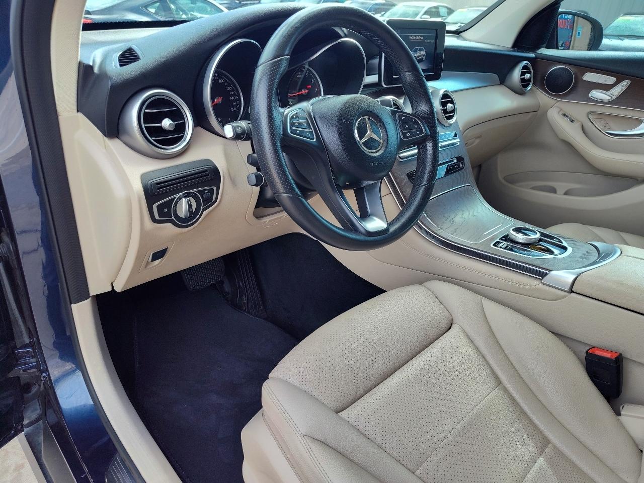 Mercedes-Benz GLC-Class GLC300 2019