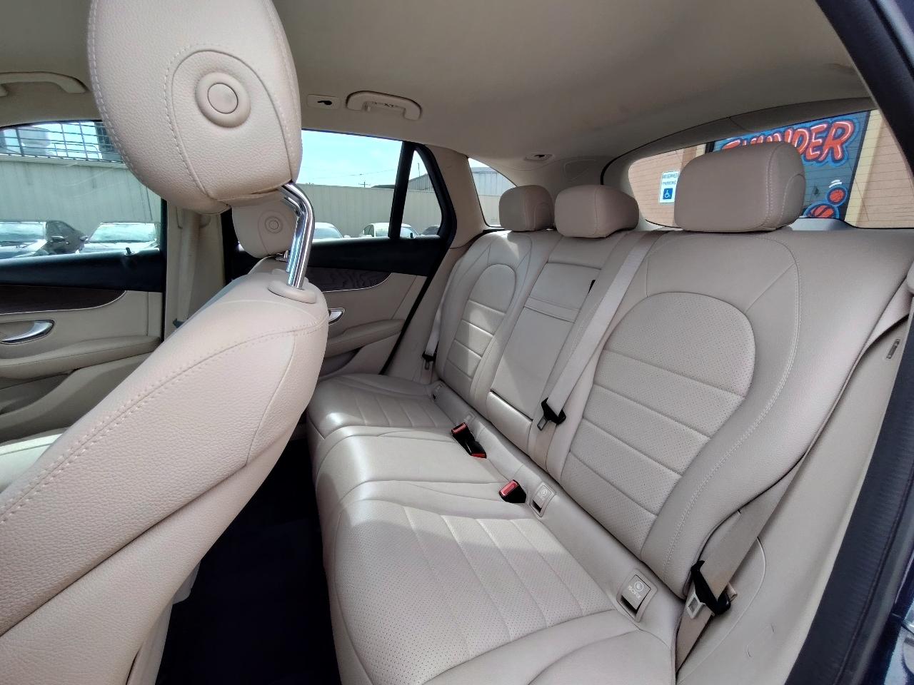 Mercedes-Benz GLC-Class GLC300 2019
