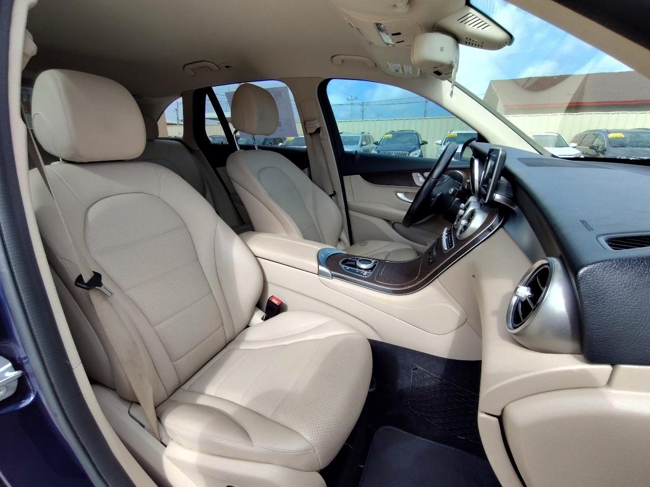 Mercedes-Benz GLC-Class GLC300 2019
