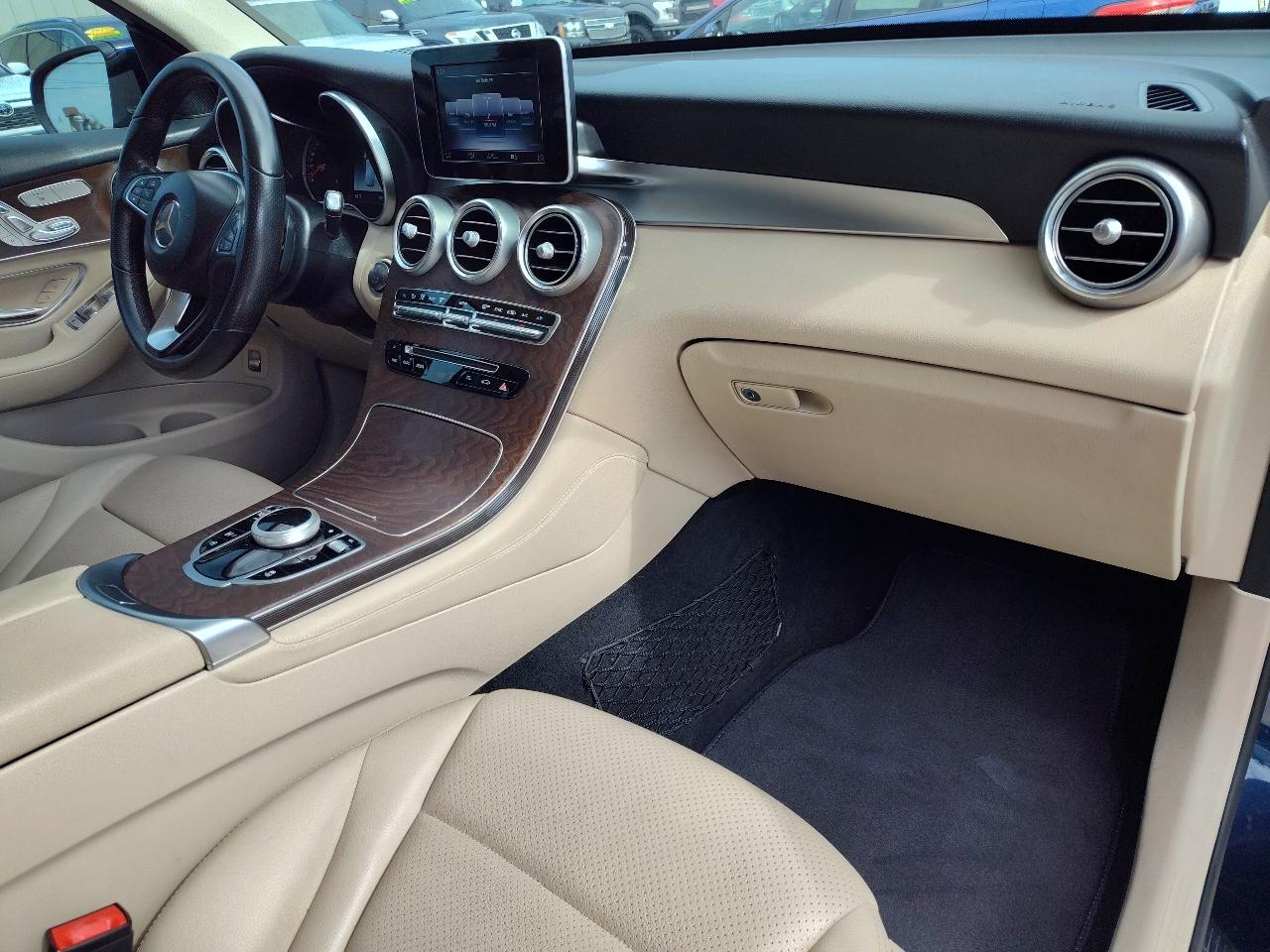 Mercedes-Benz GLC-Class GLC300 2019