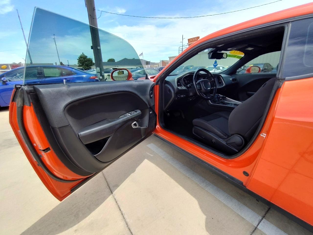 Dodge Challenger SXT 2021