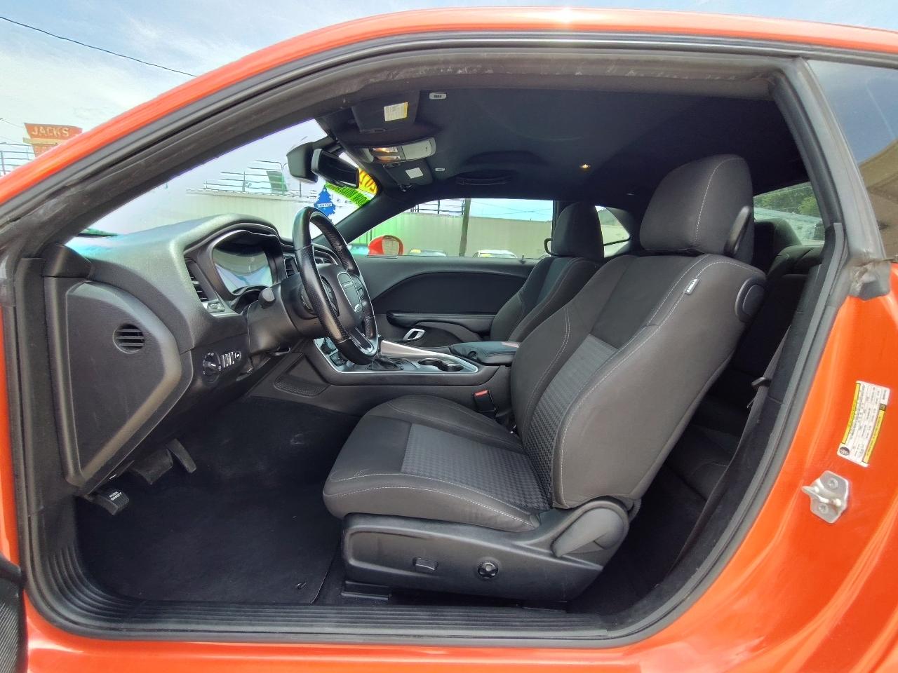 Dodge Challenger SXT 2021