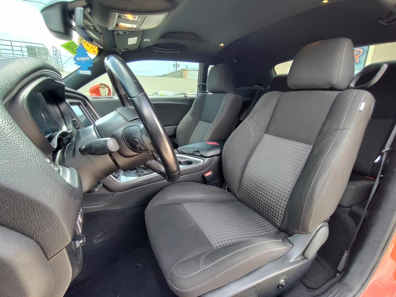 Dodge Challenger SXT 2021