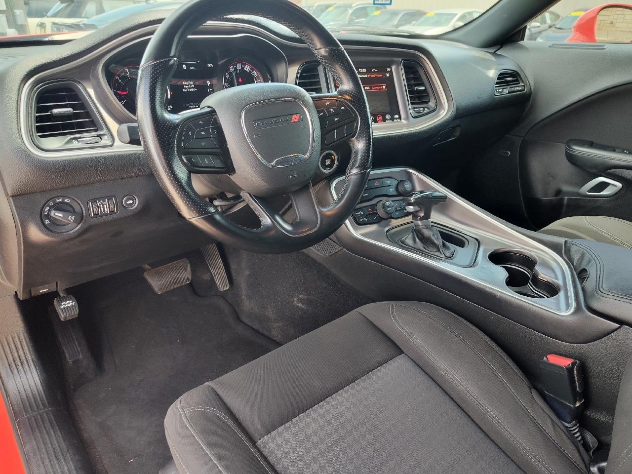 Dodge Challenger SXT 2021