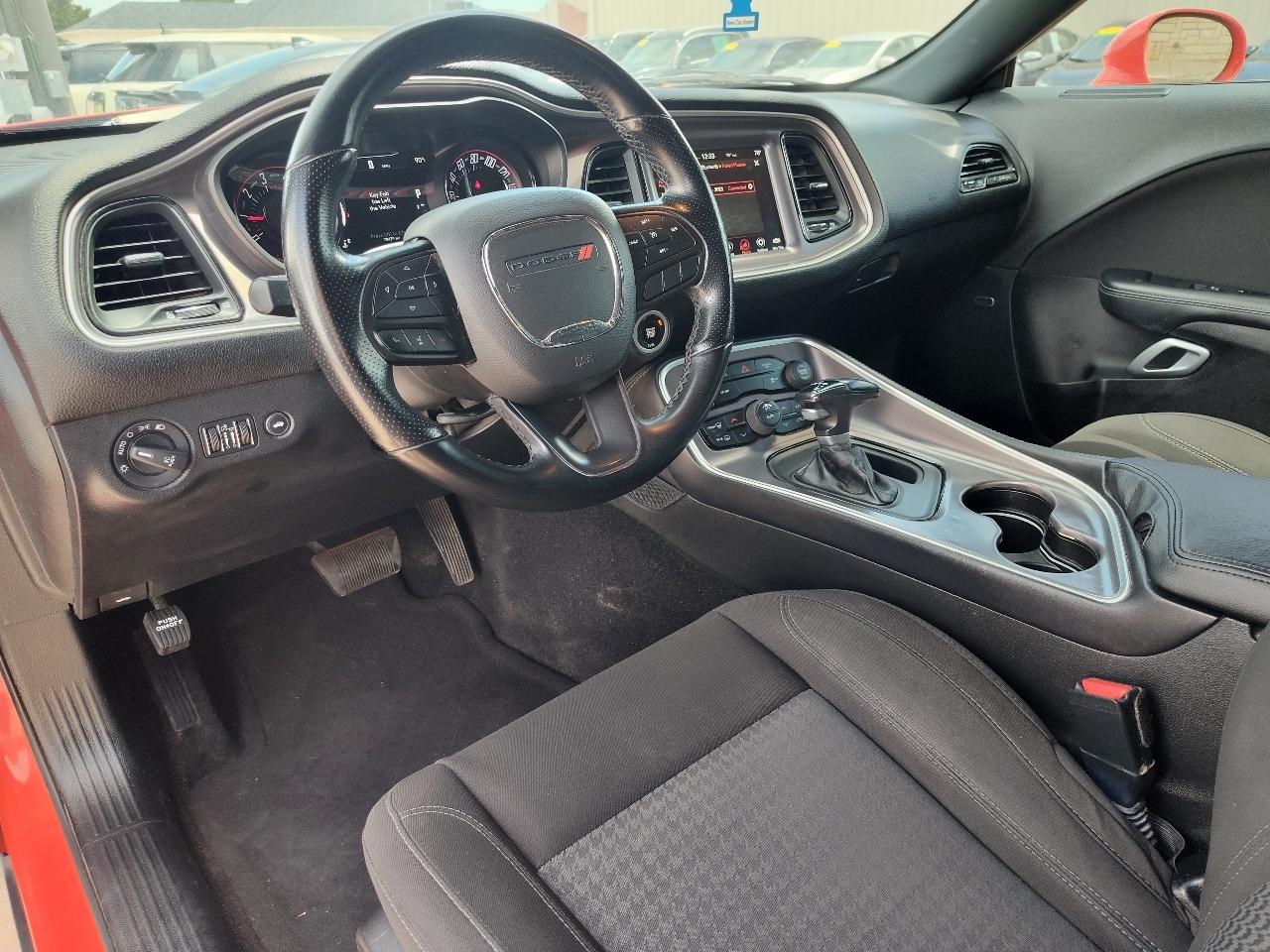 Dodge Challenger SXT 2021