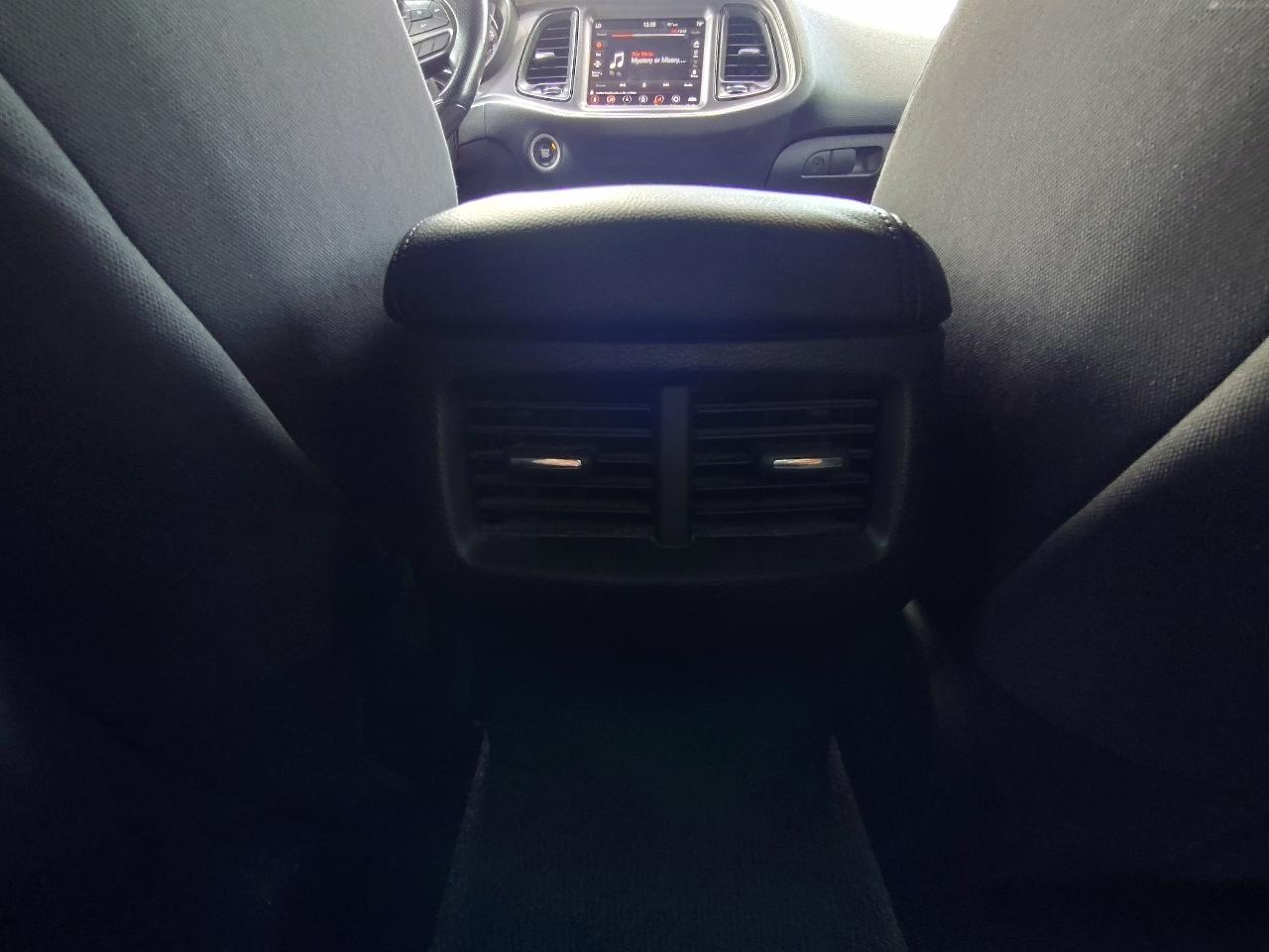 Dodge Challenger SXT 2021