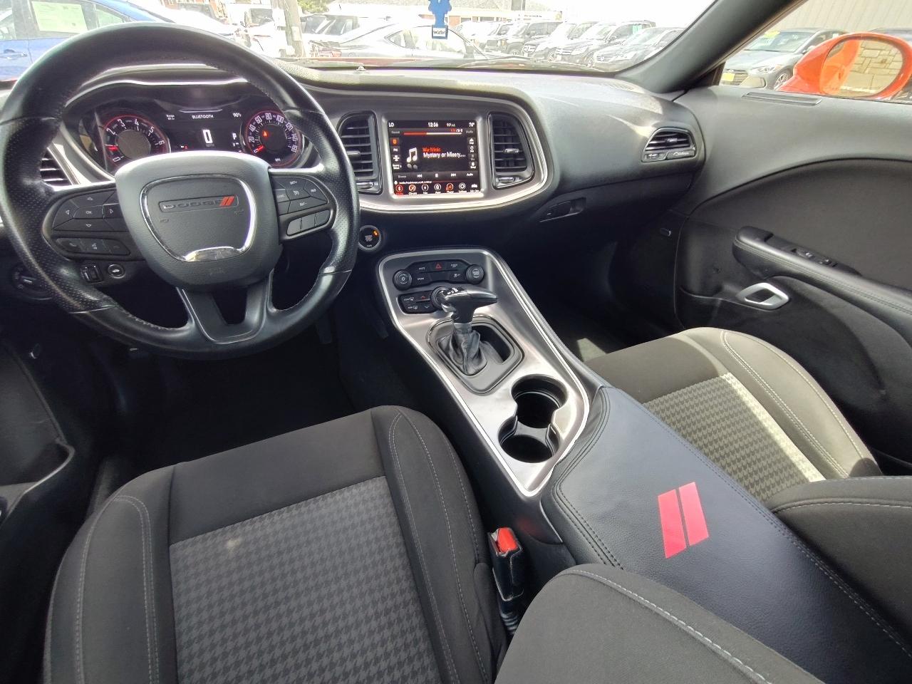 Dodge Challenger SXT 2021