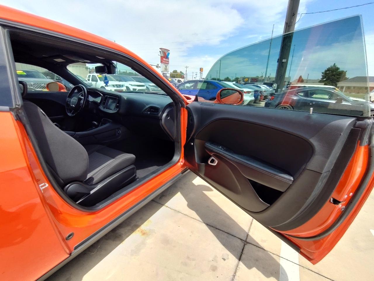 Dodge Challenger SXT 2021