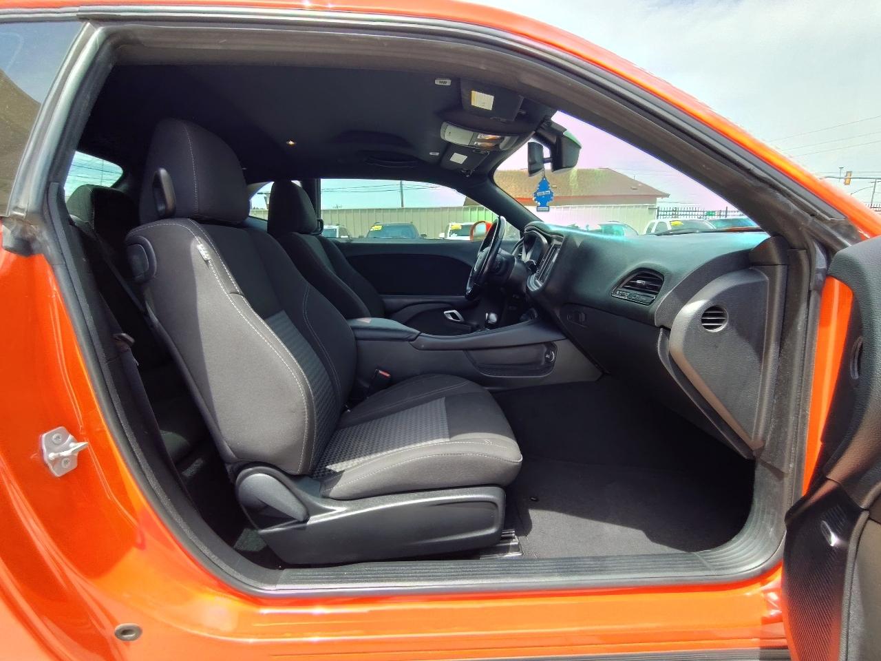 Dodge Challenger SXT 2021