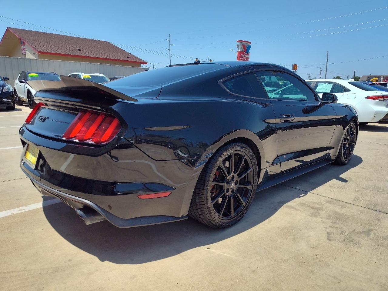 Ford Mustang GT Premium 2D Coupe 2016