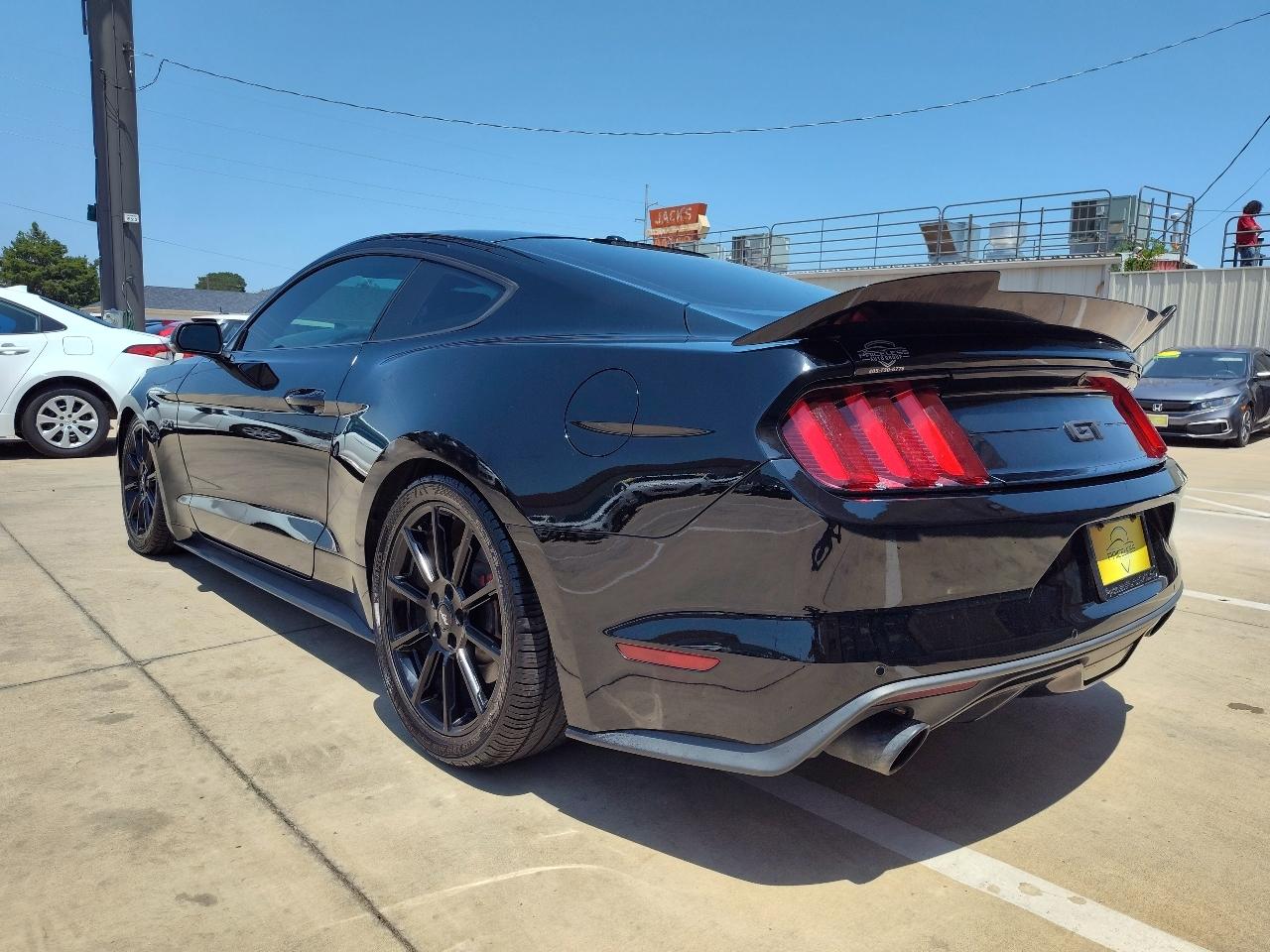 Ford Mustang GT Premium 2D Coupe 2016