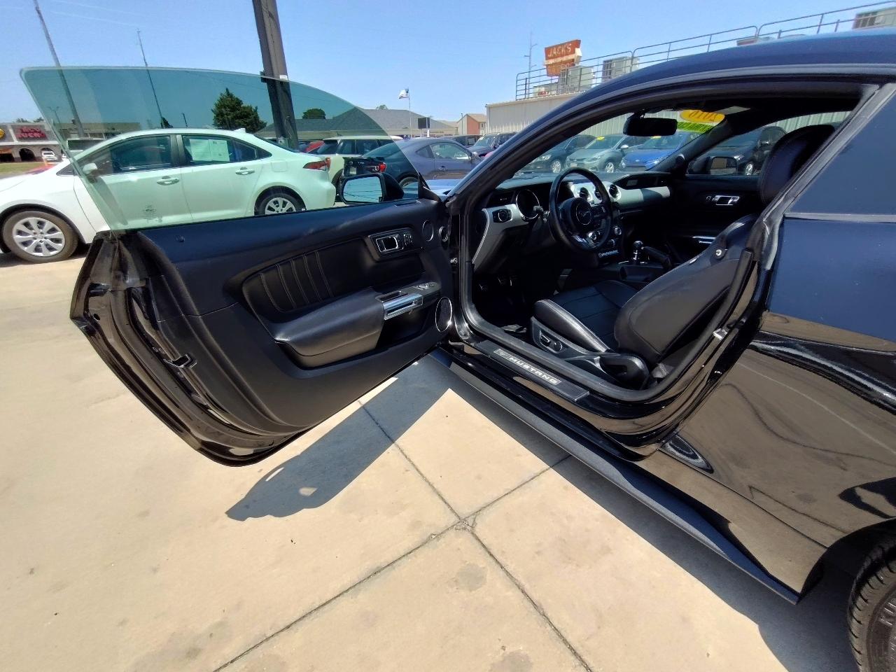 Ford Mustang GT Premium 2D Coupe 2016