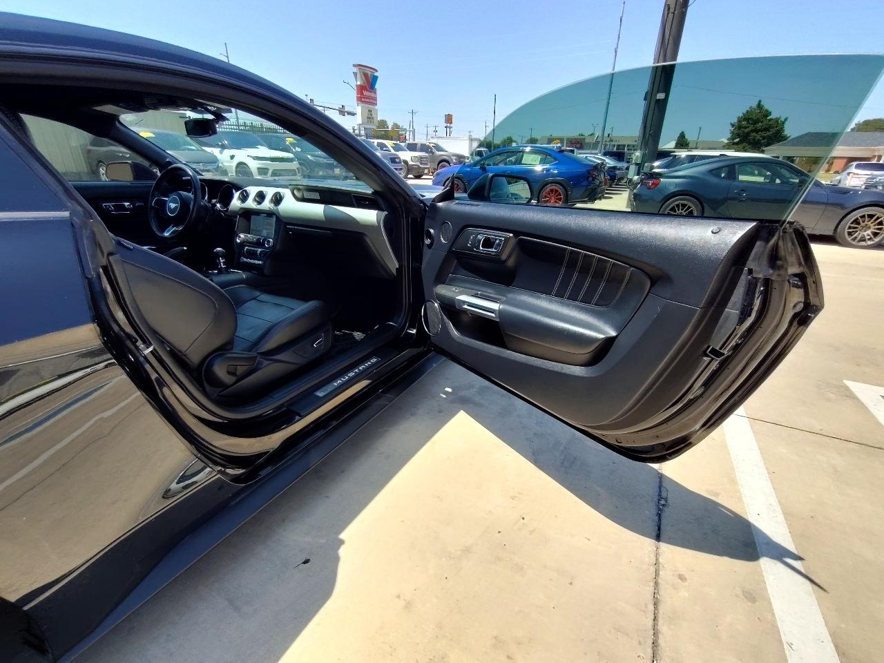 Ford Mustang GT Premium 2D Coupe 2016