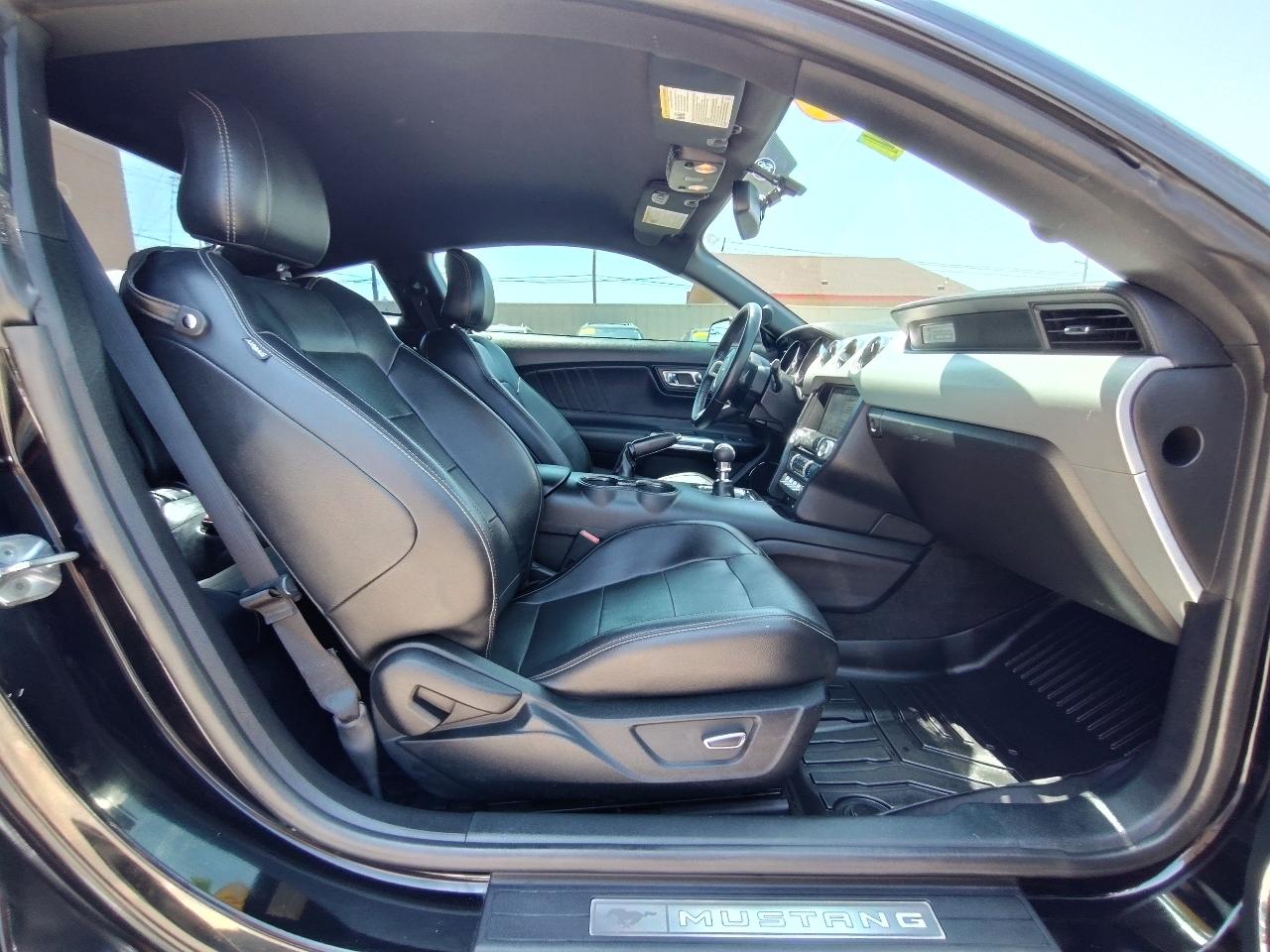 Ford Mustang GT Premium 2D Coupe 2016