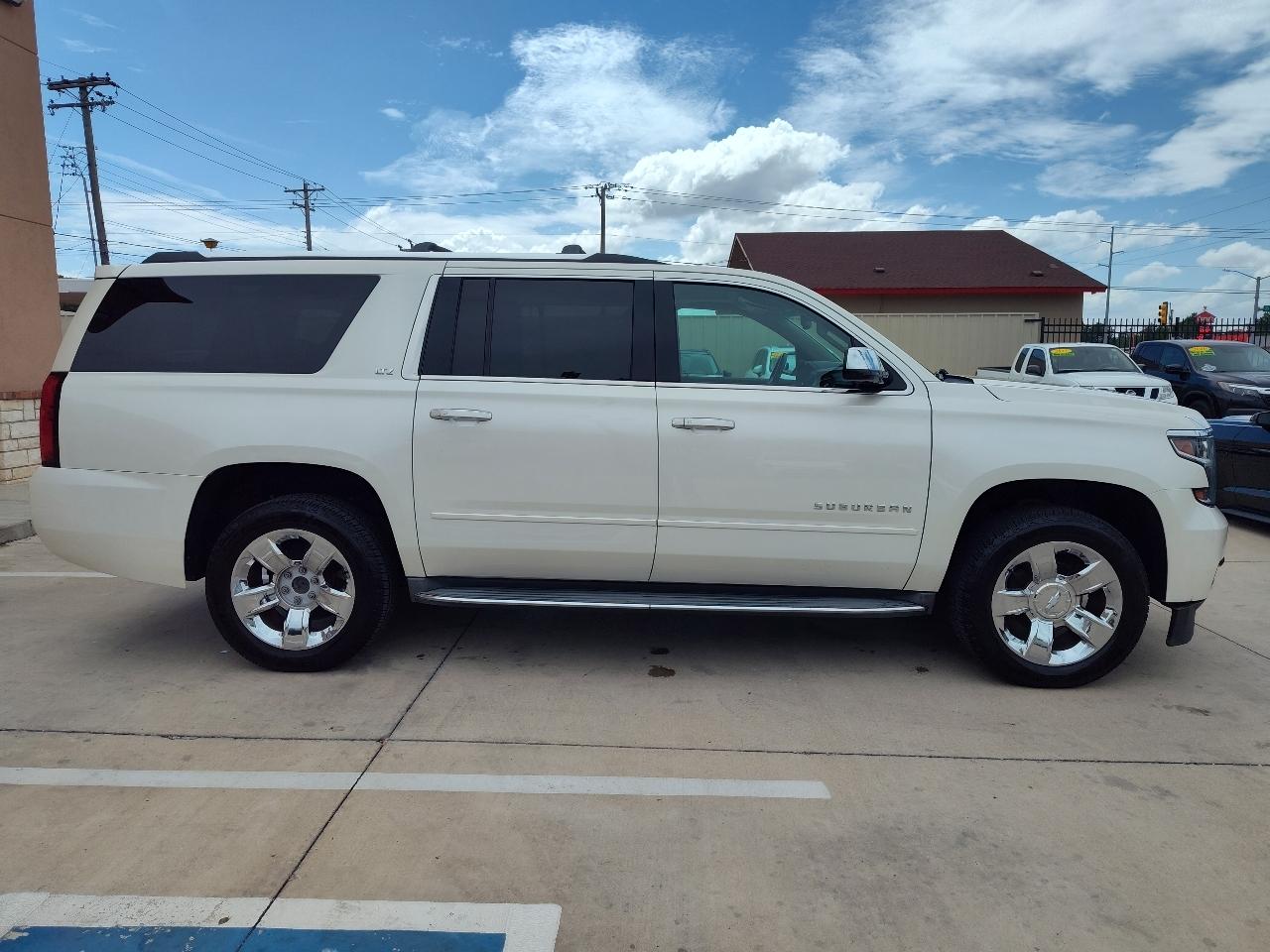 Chevrolet Suburban  2015