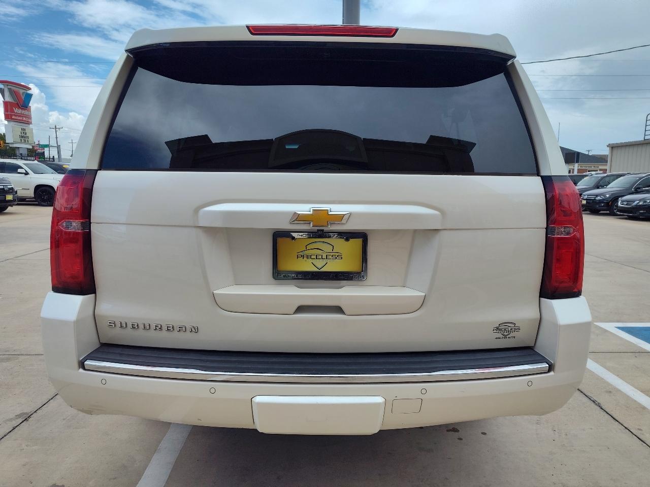 Chevrolet Suburban  2015