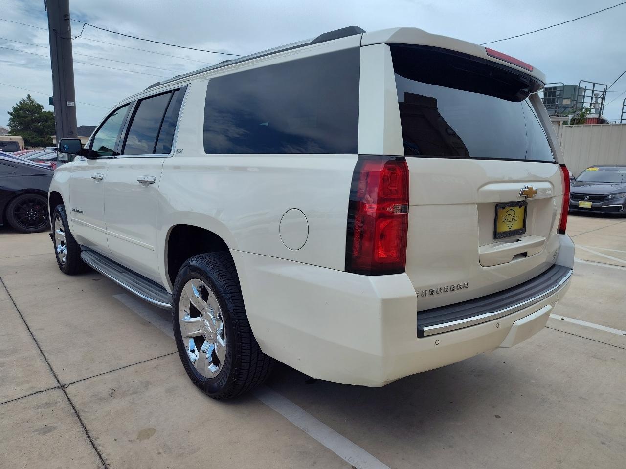 Chevrolet Suburban  2015