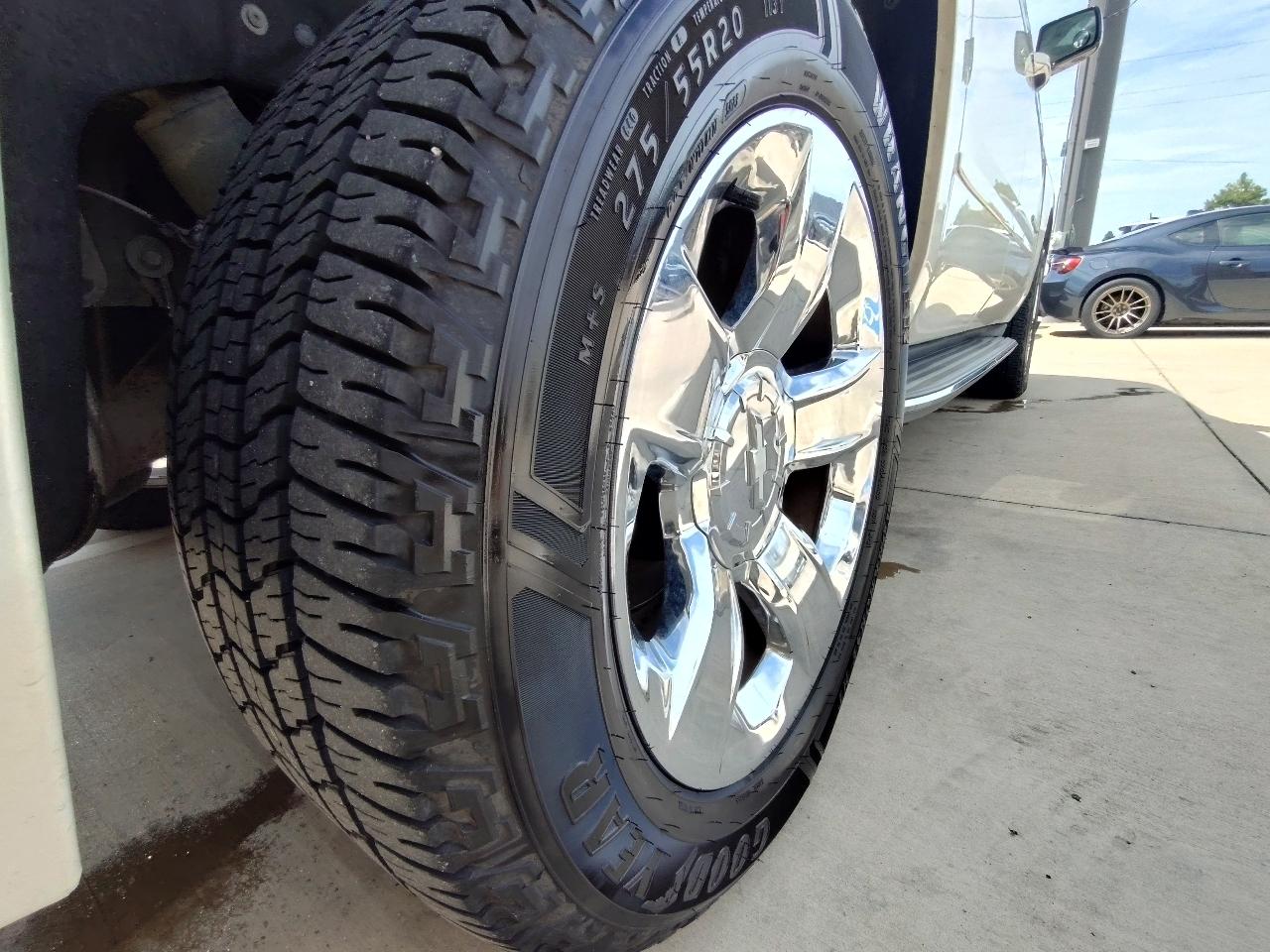 Chevrolet Suburban  2015