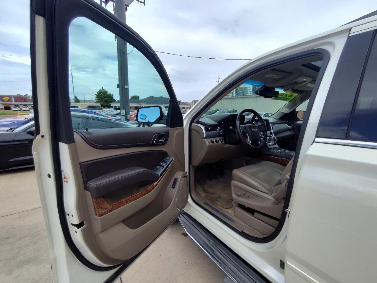 Chevrolet Suburban  2015