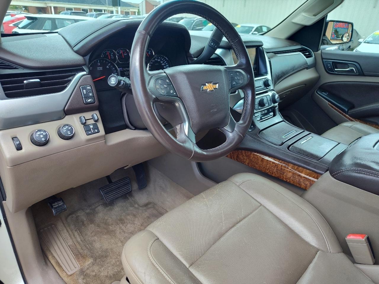 Chevrolet Suburban  2015