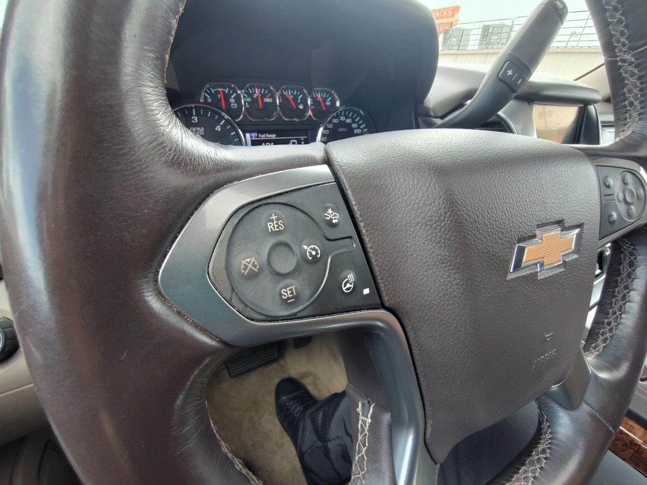 Chevrolet Suburban  2015