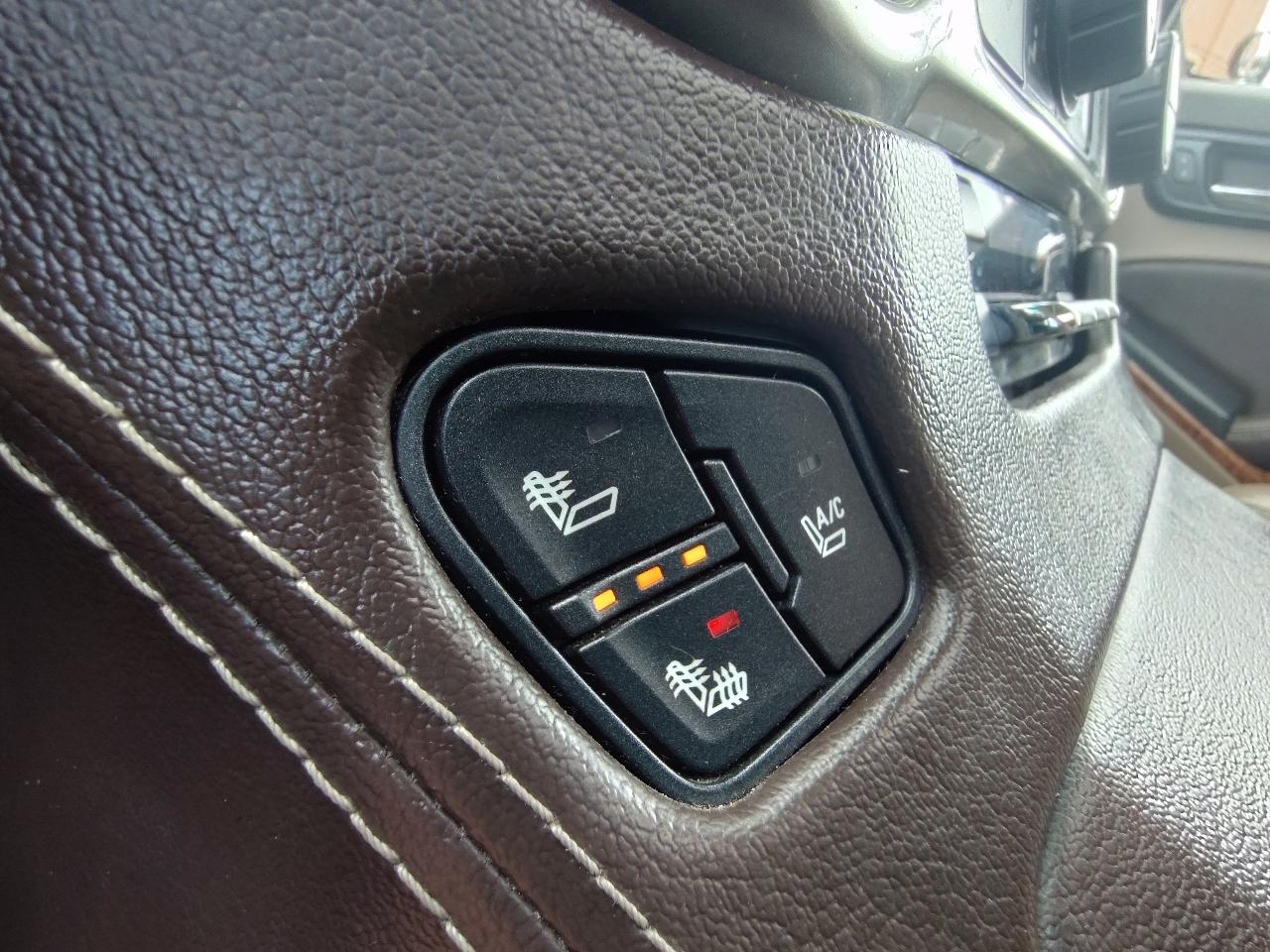 Chevrolet Suburban  2015