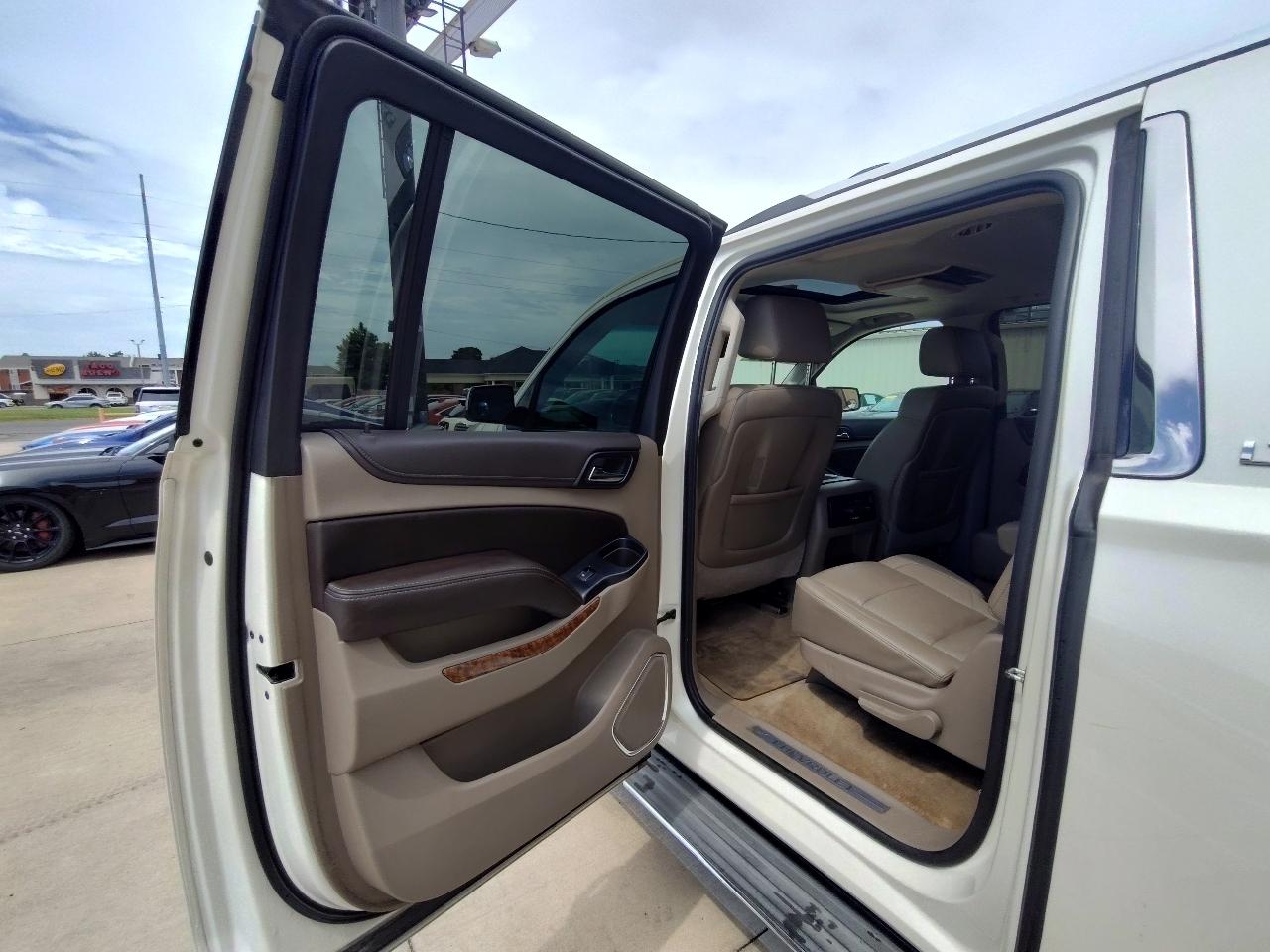 Chevrolet Suburban  2015