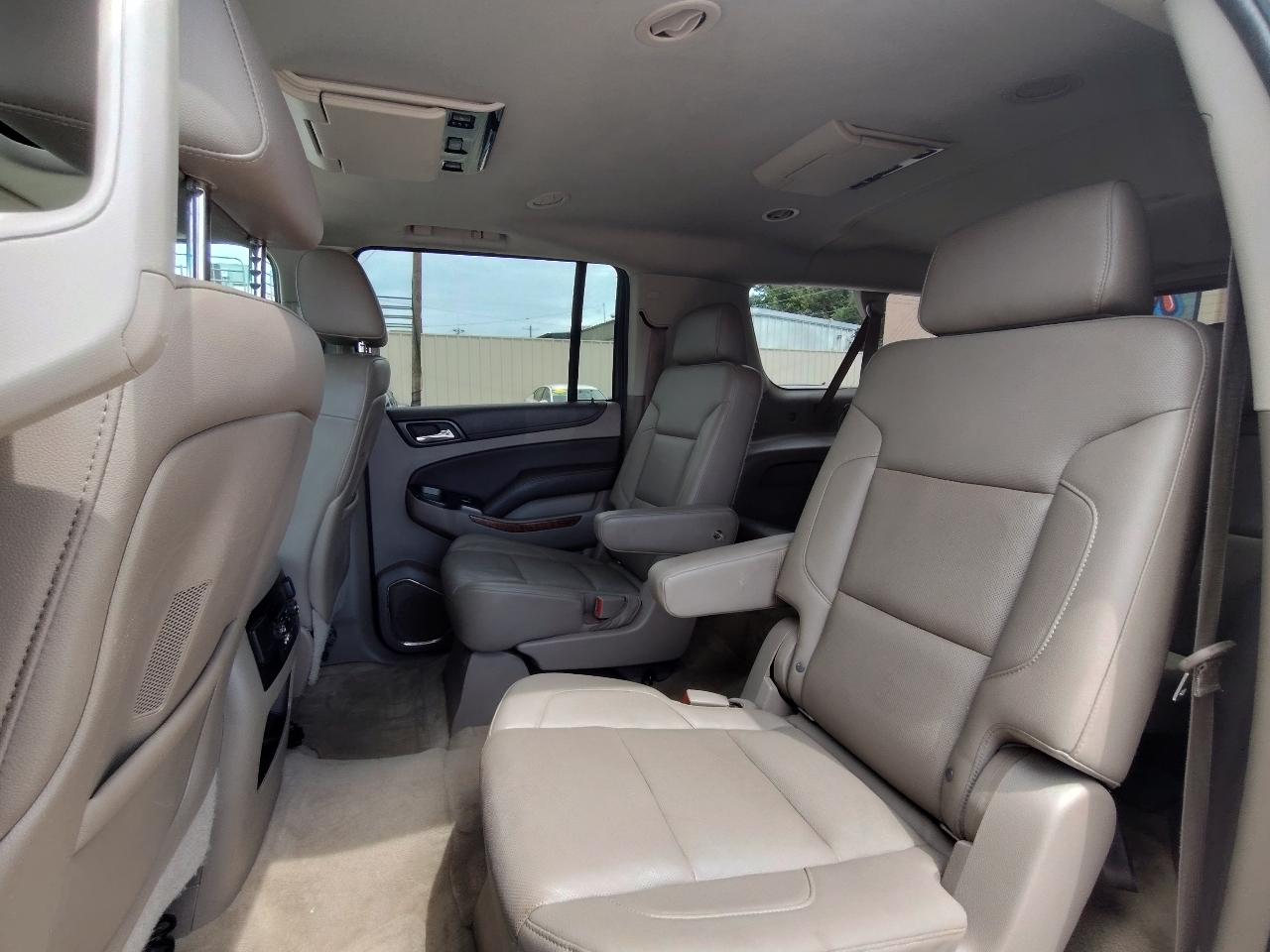 Chevrolet Suburban  2015